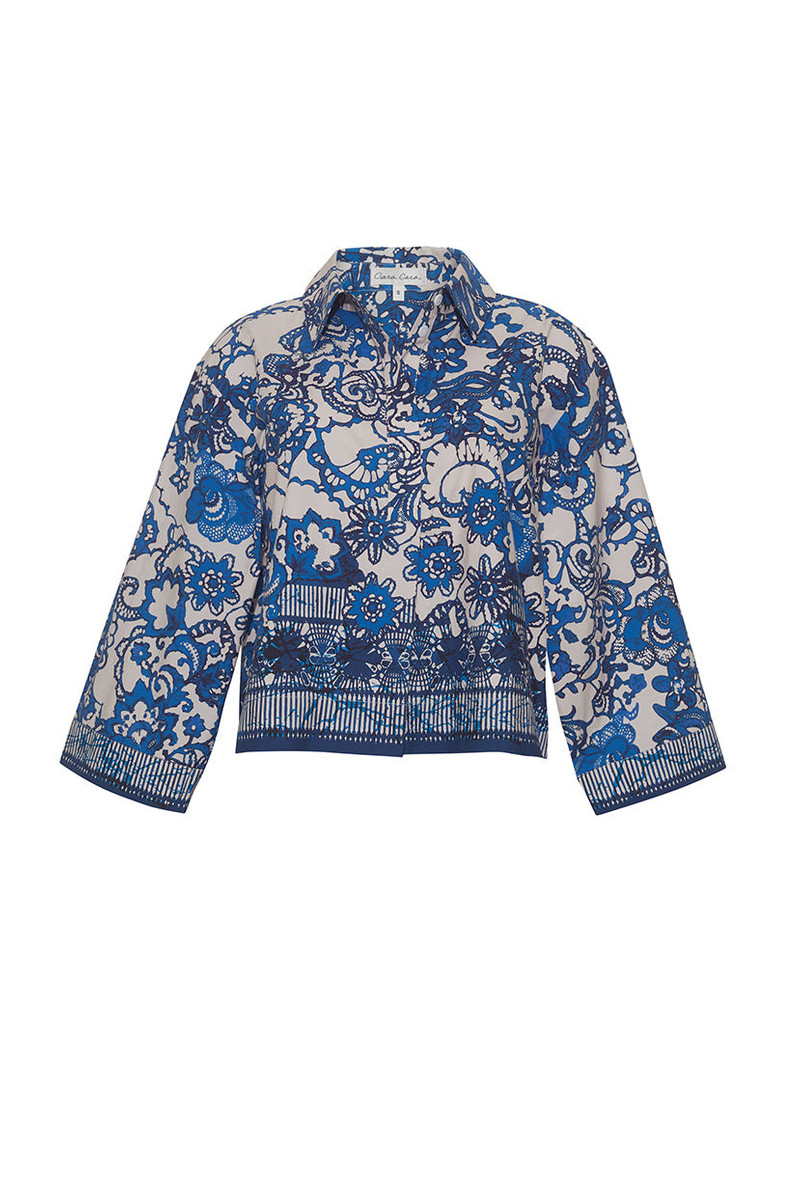 Erica Shirt An Easy Button-up Top in a Playful Print 1