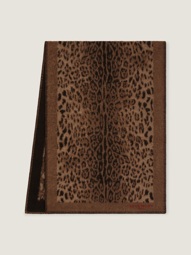 SCARF IN WOOL JACQUARD WITH LEOPARD PRINT 1