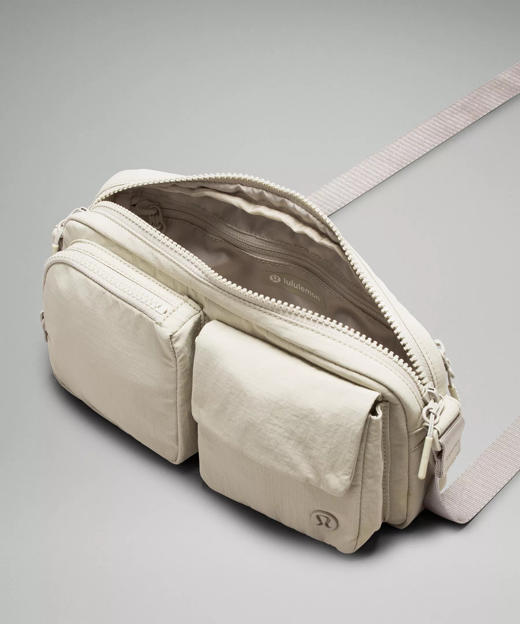 Multi-Pocket Crossbody Bag 2.5L - 4