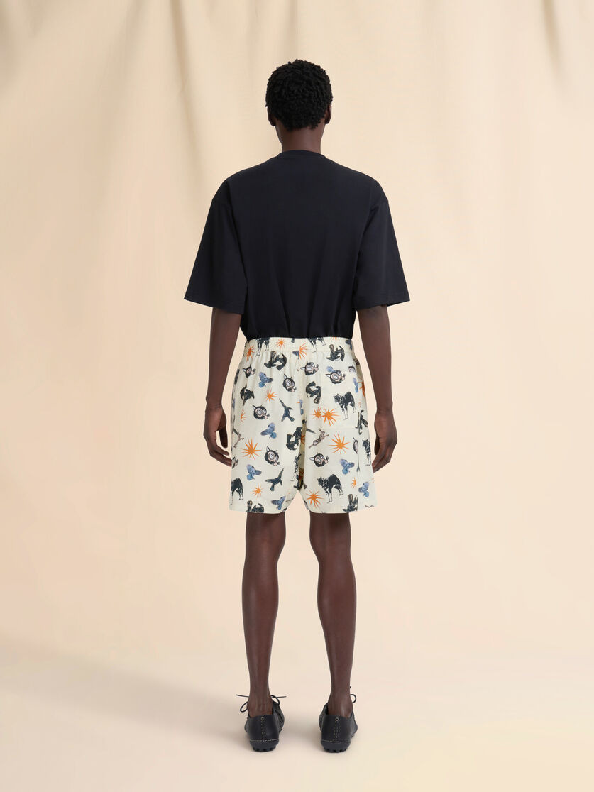 CREAM POPLIN BERMUDA SHORTS WITH WOLVES, RAVENS AND DOVES PRINT - 3