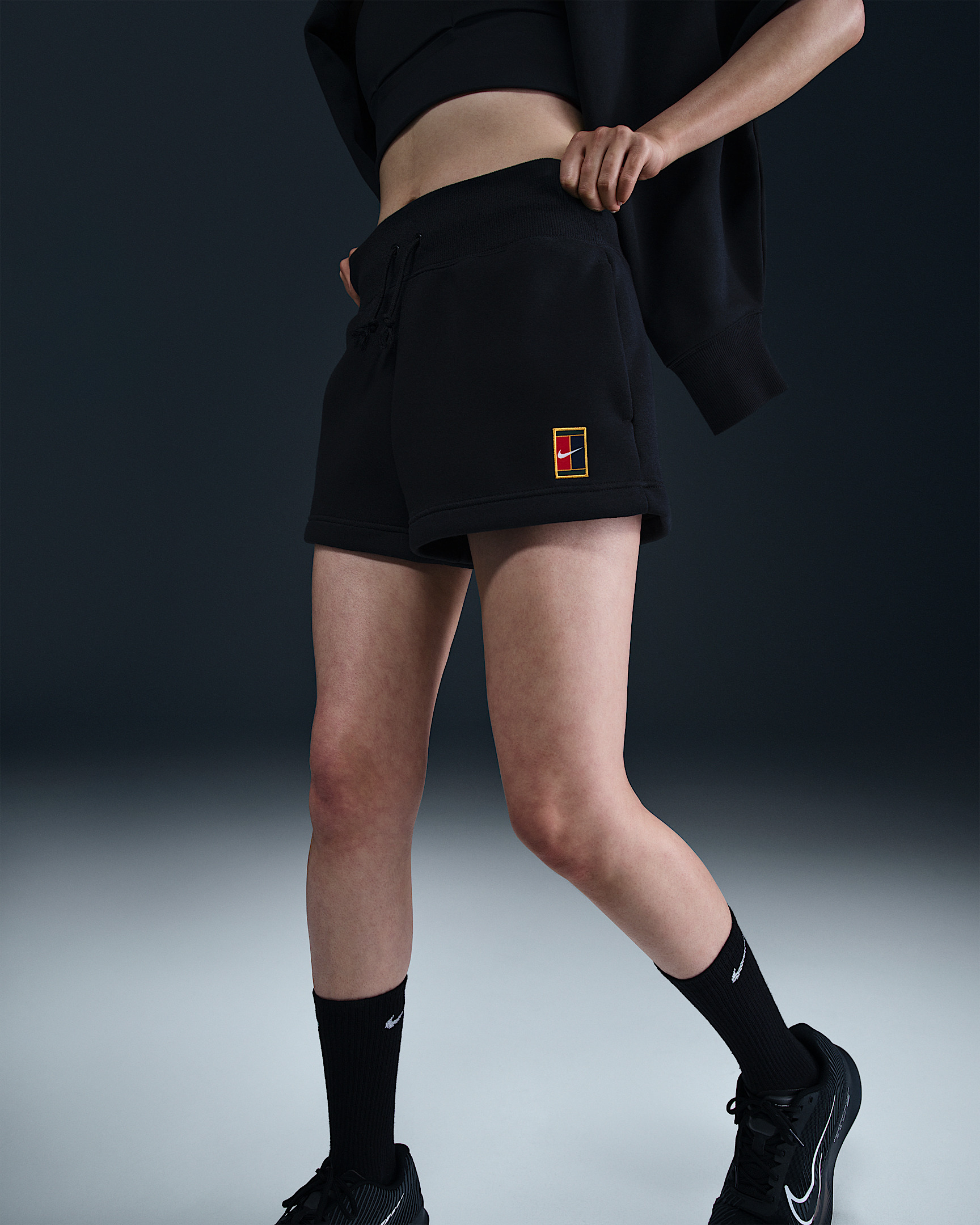 NikeCourt Phoenix Fleece Women's High-Waisted Loose Shorts - 2