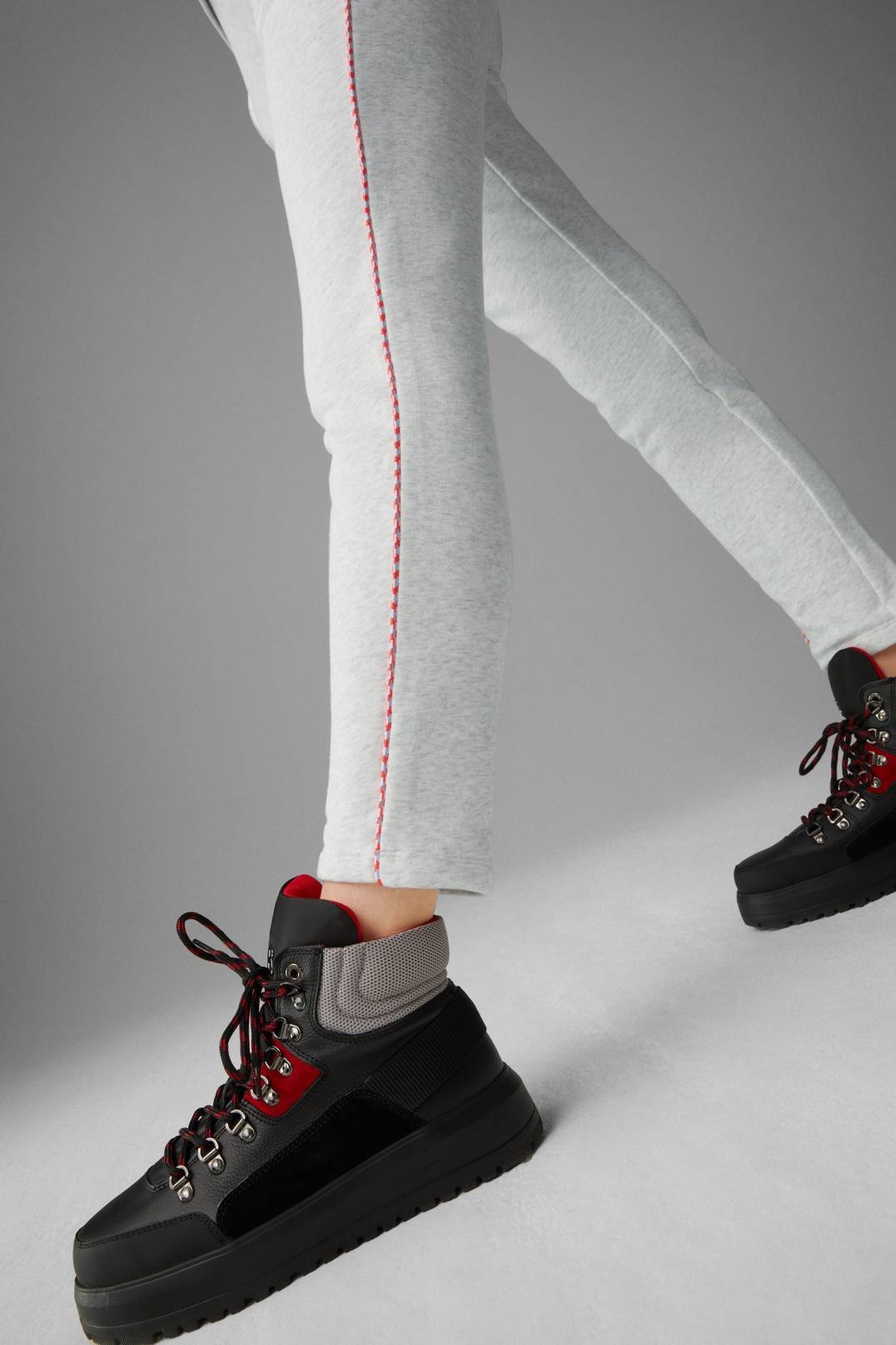 THEA JOGGING TROUSERS IN LIGHT GREY - 5