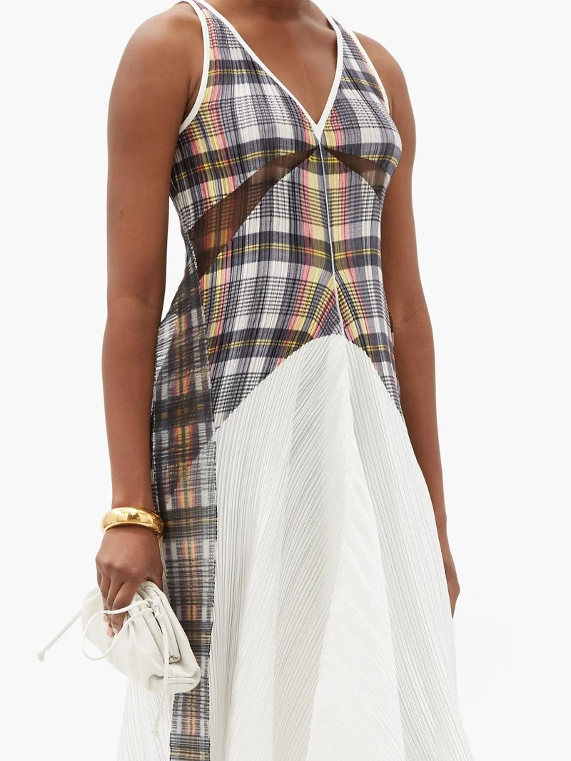 Handkerchief-hem check plissé dress 6