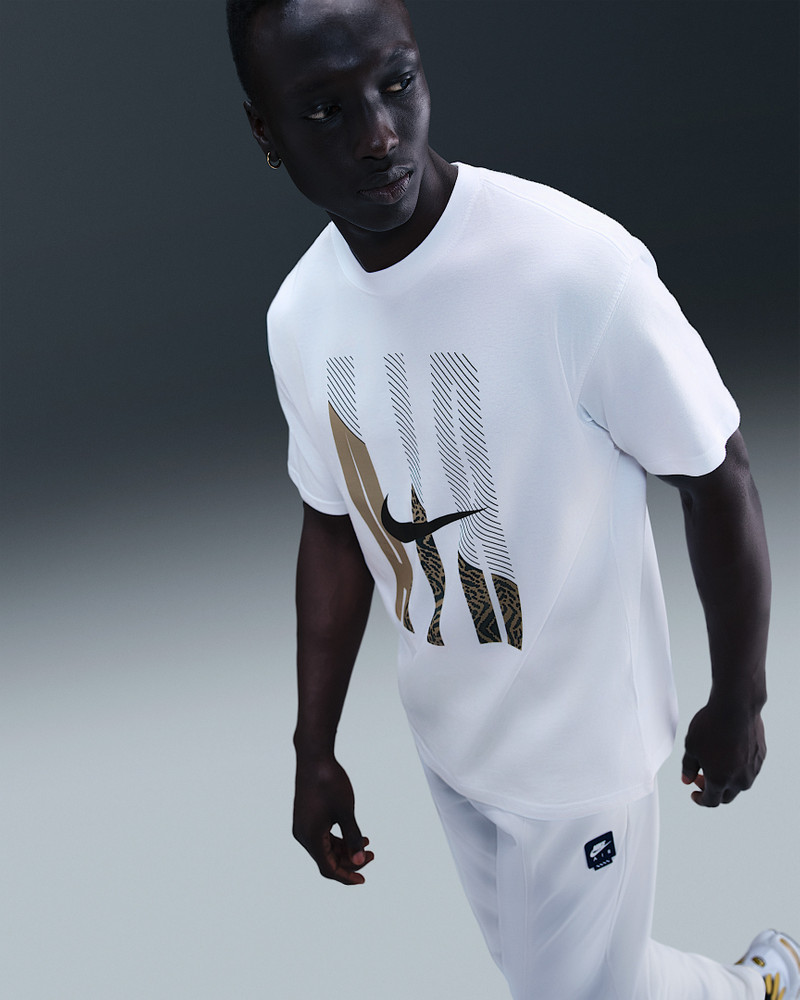 Nike Sportswear Men's Max90 T-Shirt 3