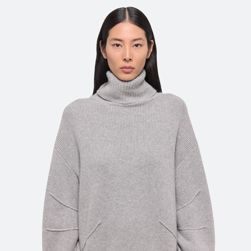 APEX TURTLENECK SWEATER 6