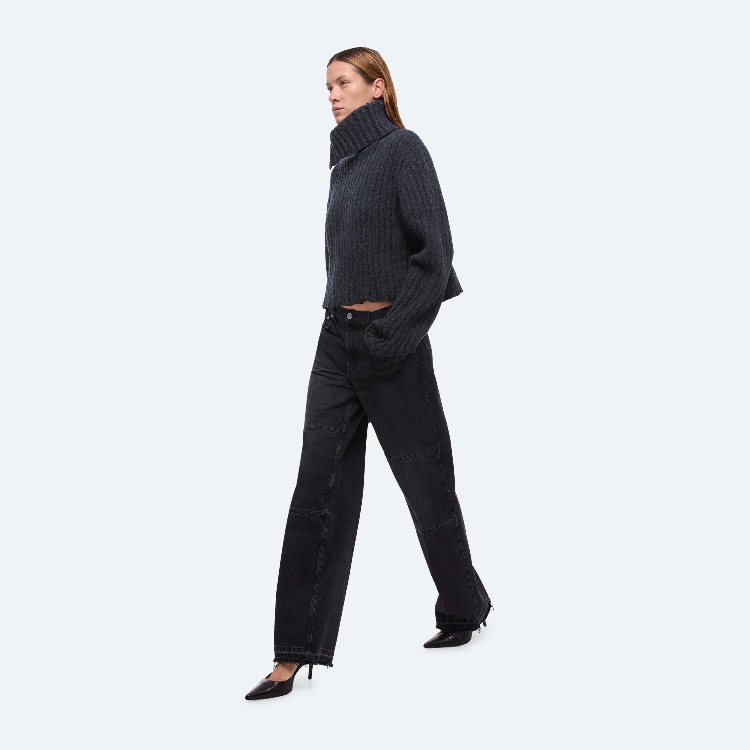 DISTRESSED RIB TURTLENECK - 7