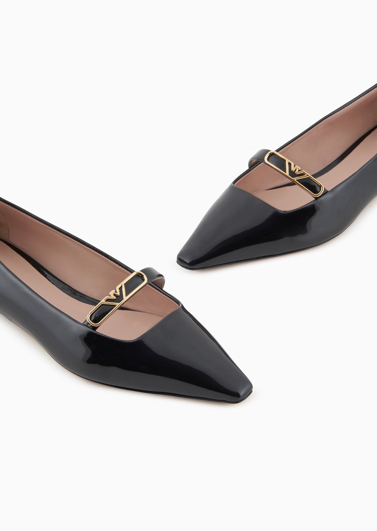 Pointed-toe ballerinas in patent leather with an eagle plate - 5