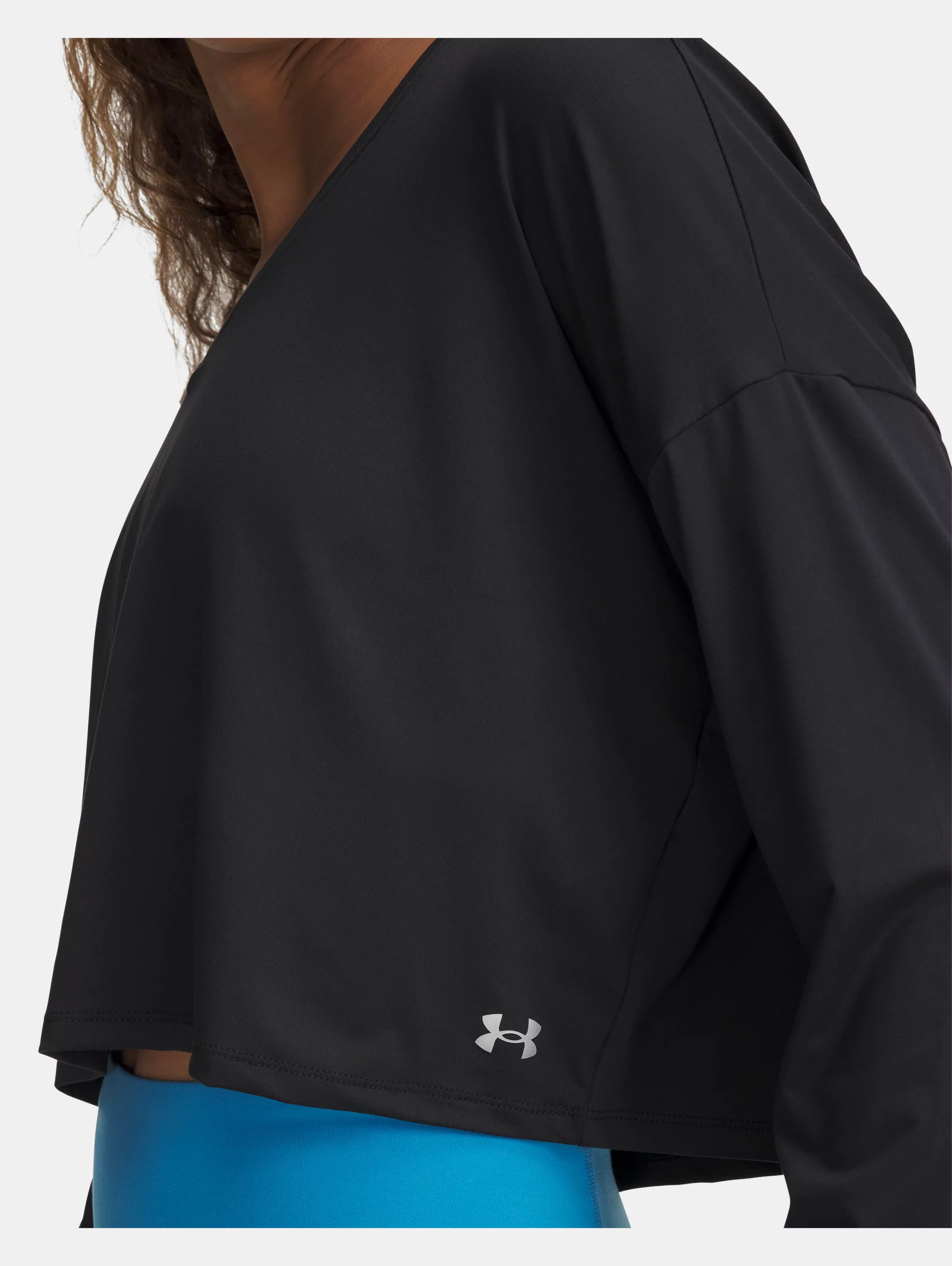 UA Motion V-Neck - 3