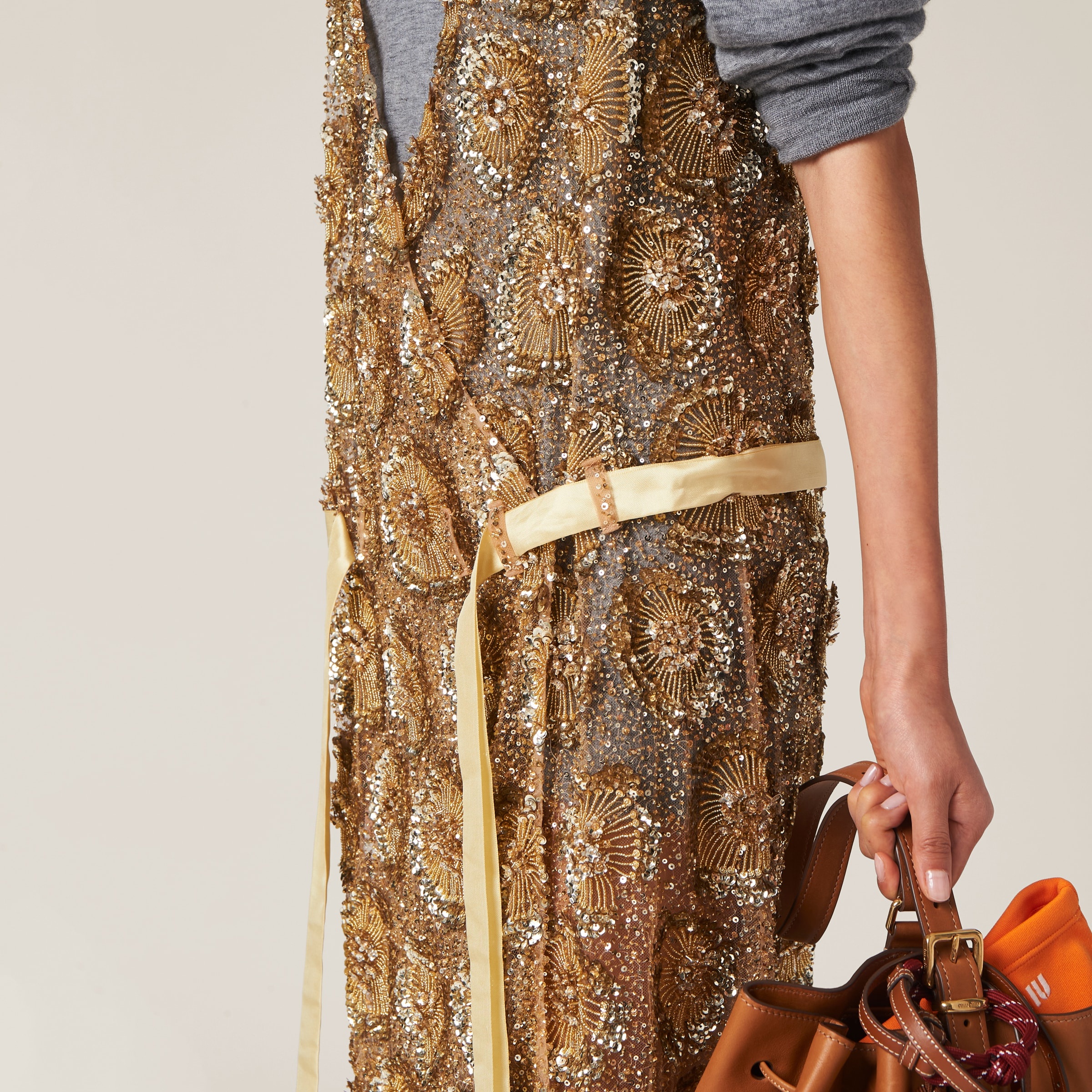 Tulle dress with floral embroidery - 4