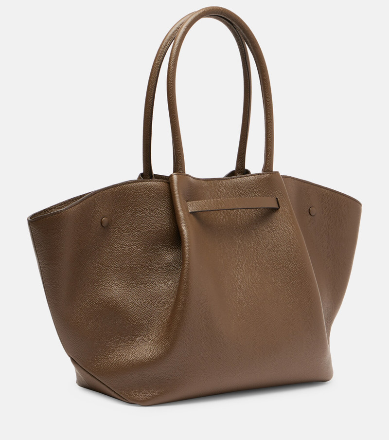 New York leather tote bag 4