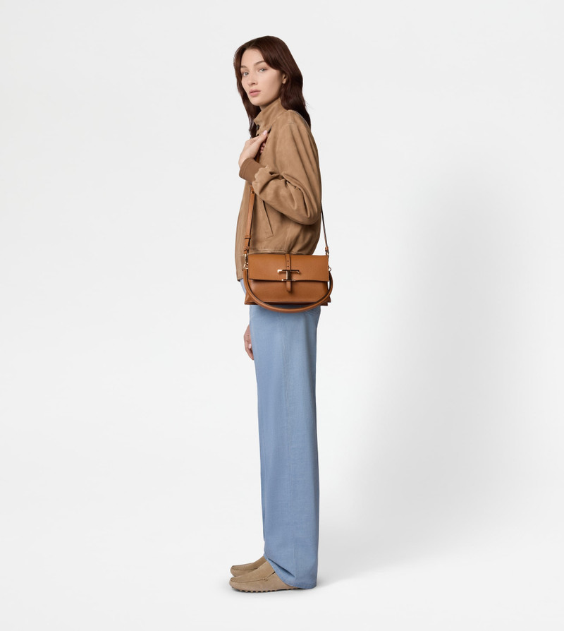 T TIMELESS FLAP BAG IN LEATHER MINI - BROWN 8