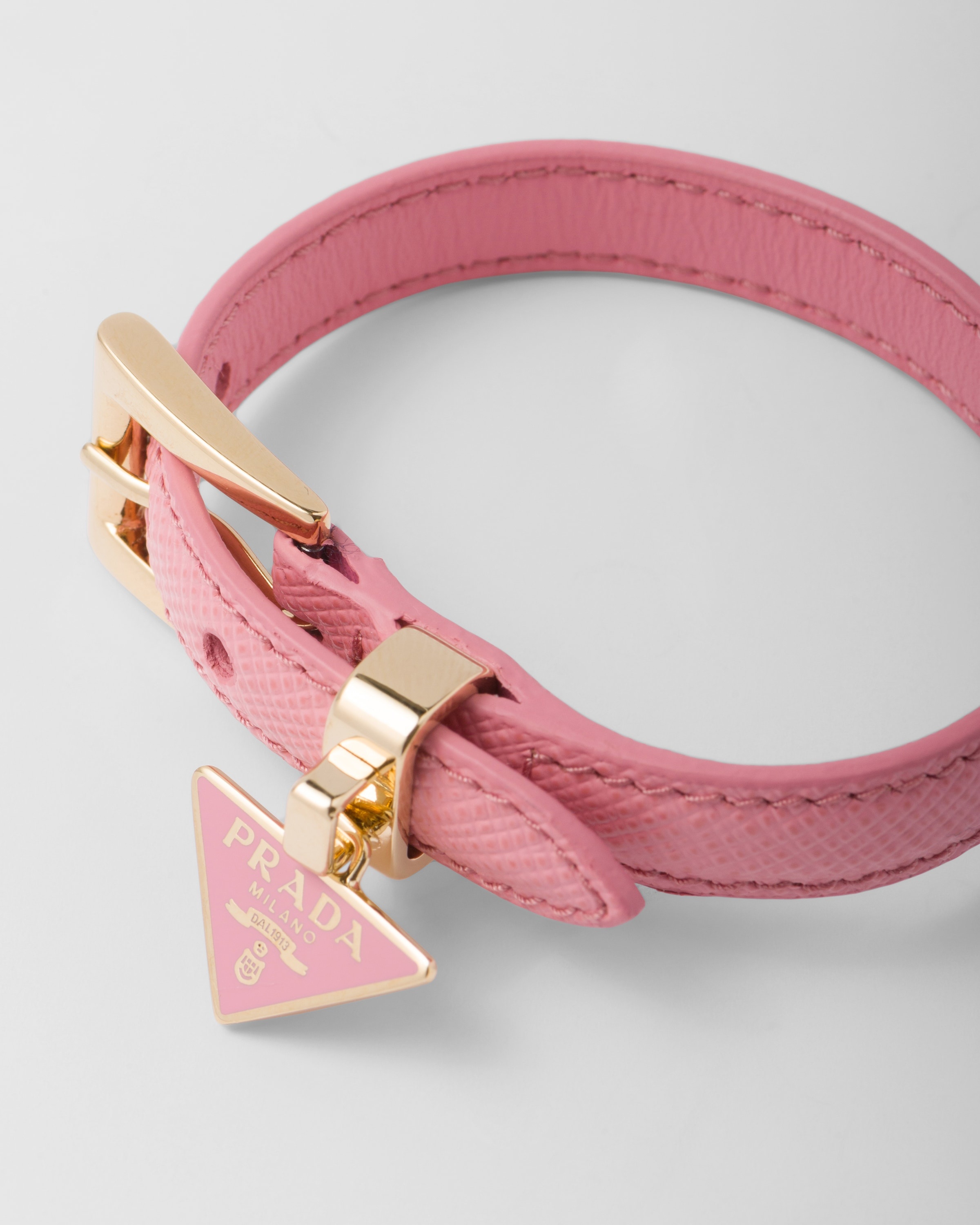 ブレスレット PRADA SAFFIANO LEATHER BRACELET WITH LOGO CHARM Prada Saffiano Leather Bracelet | Saks Fifth Avenue