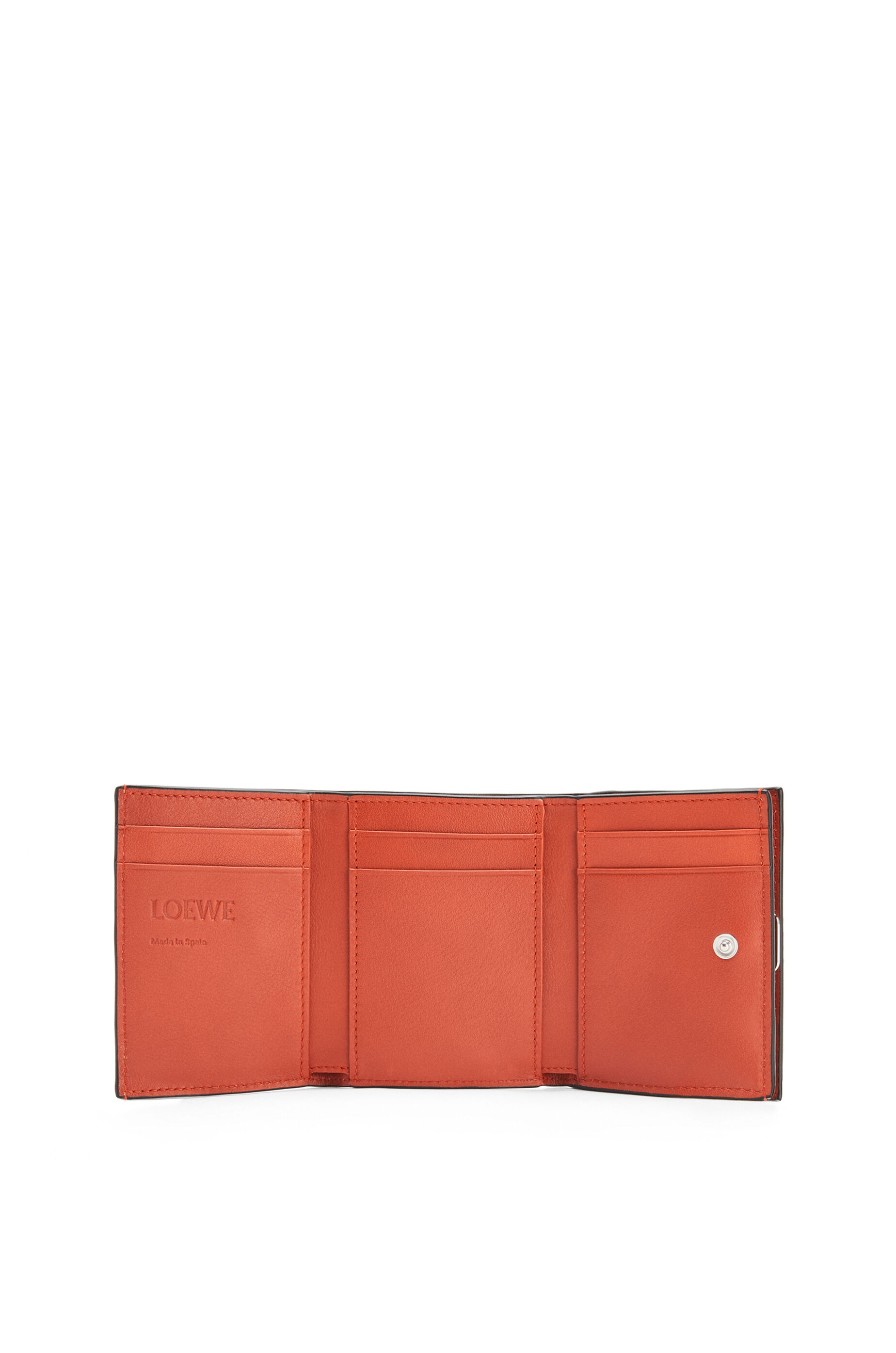 Anagram trifold 6 cc wallet in pebble grain calfskin - 4