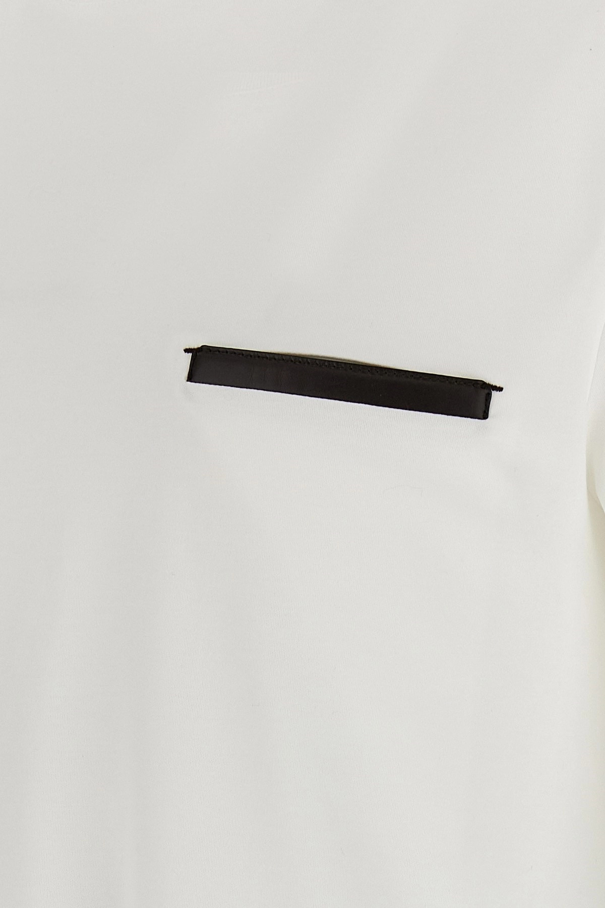 'Leather Tab' T-shirt - 4