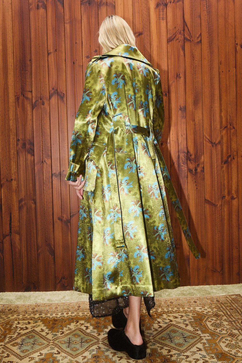 Adriana Trench 4