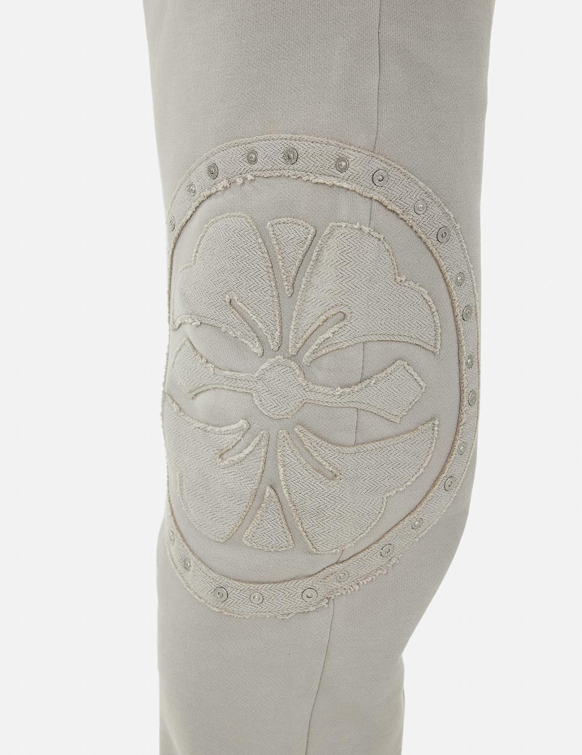 Kamon Appliqué and Fabric Blocking Fashion Fit Sweatpants - 6