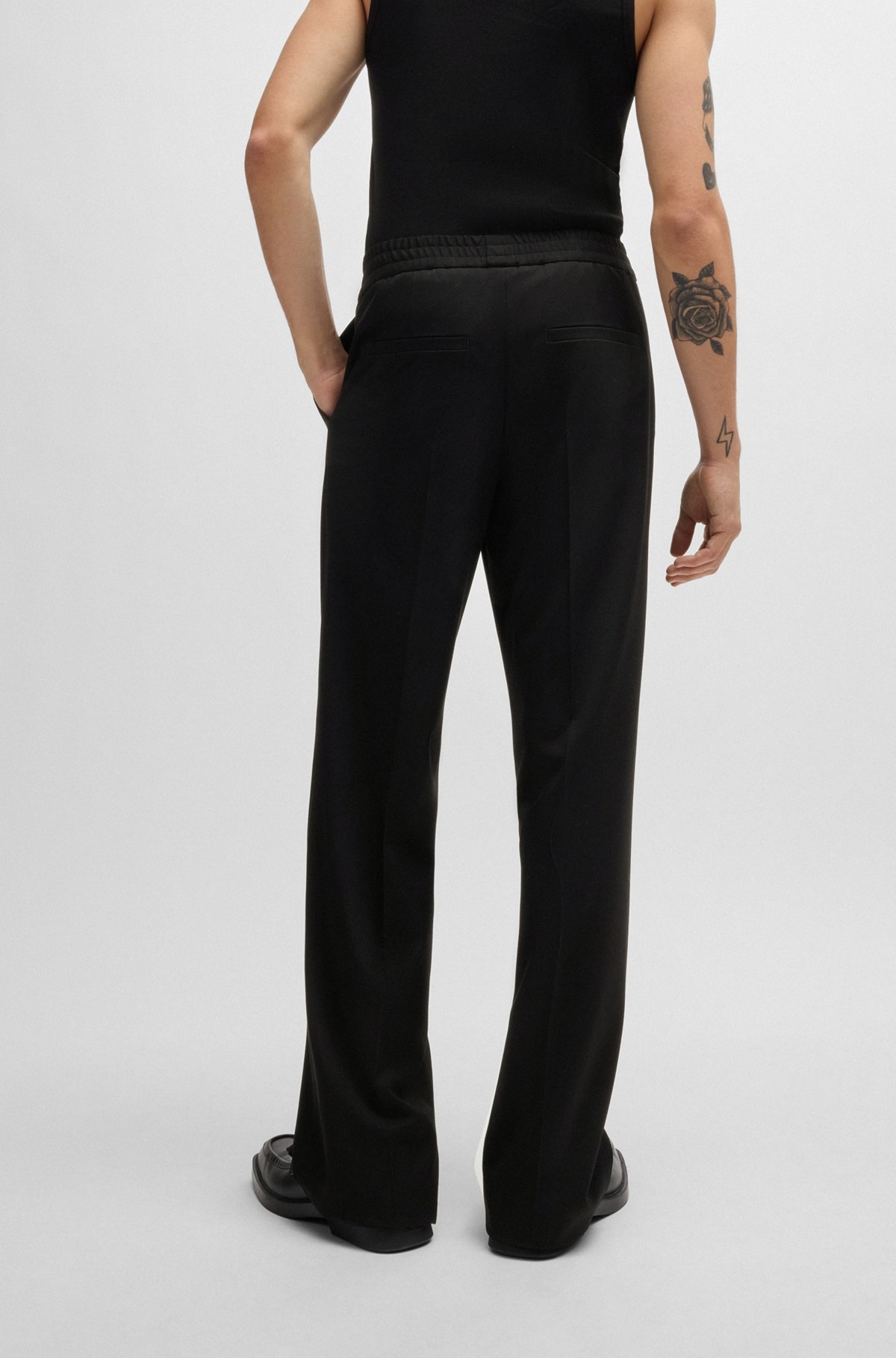 RELAXED-FIT ALL-GENDER TROUSERS WITH ELASTICATED WAISTBAND - 5