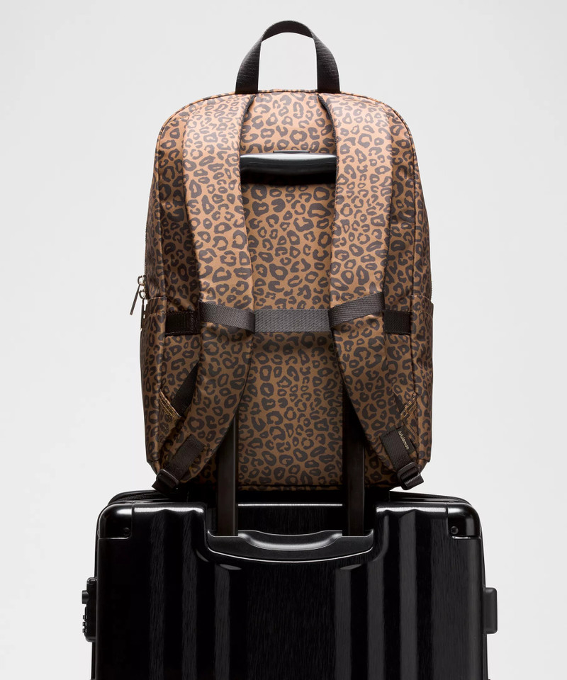 Everywhere Backpack 22L *Metal Hardware 6