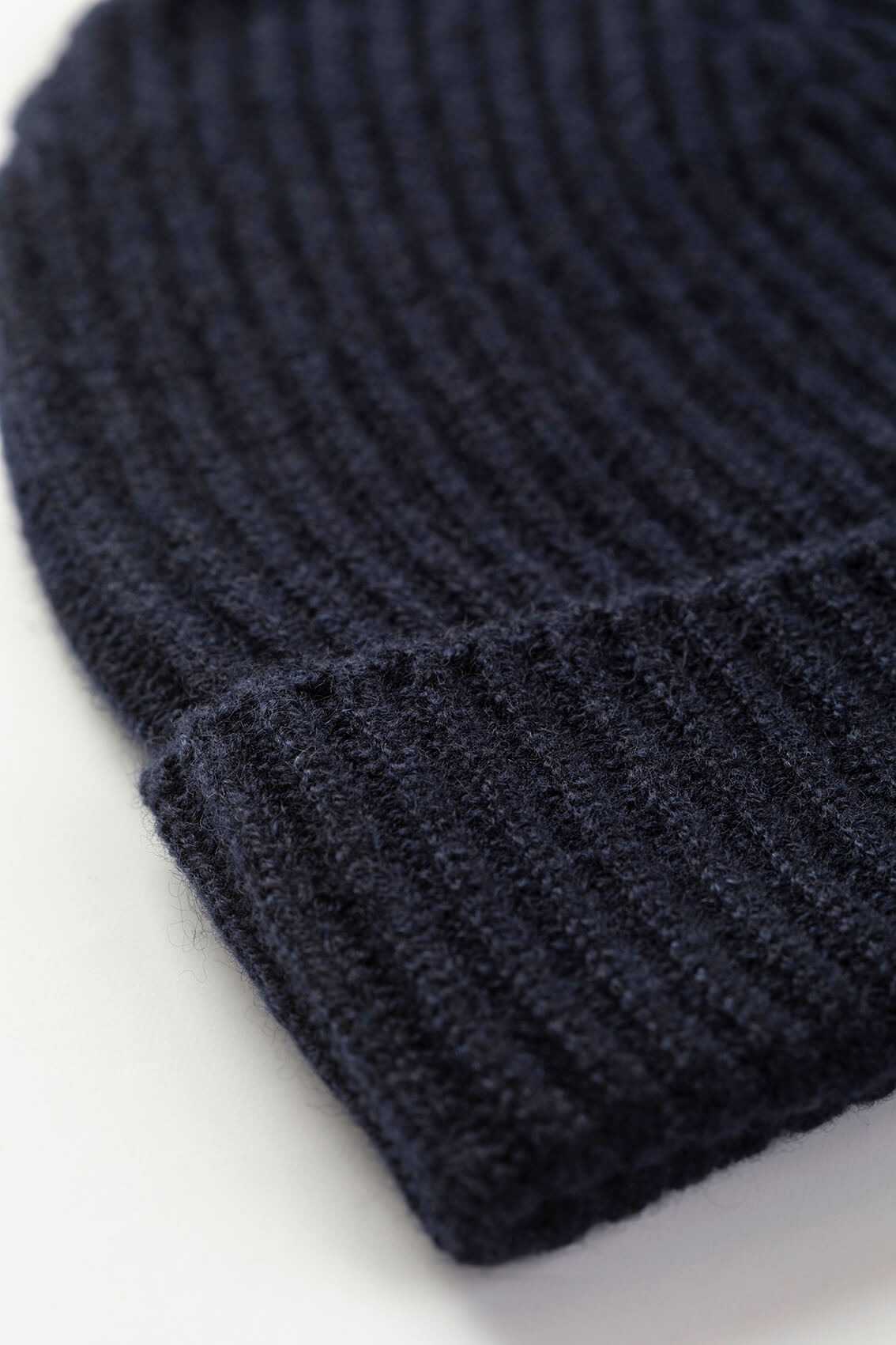 Dark Navy Ribbed Cashmere Beanie - 2