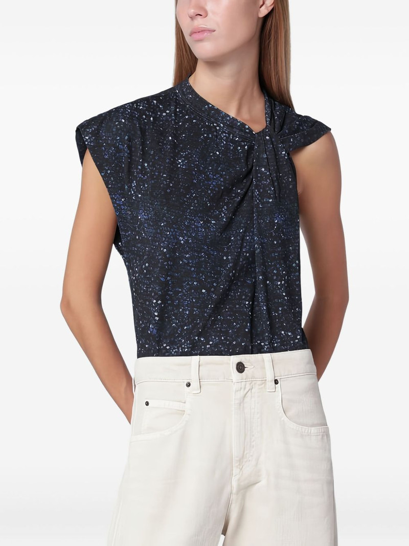 twisted T-shirt 1