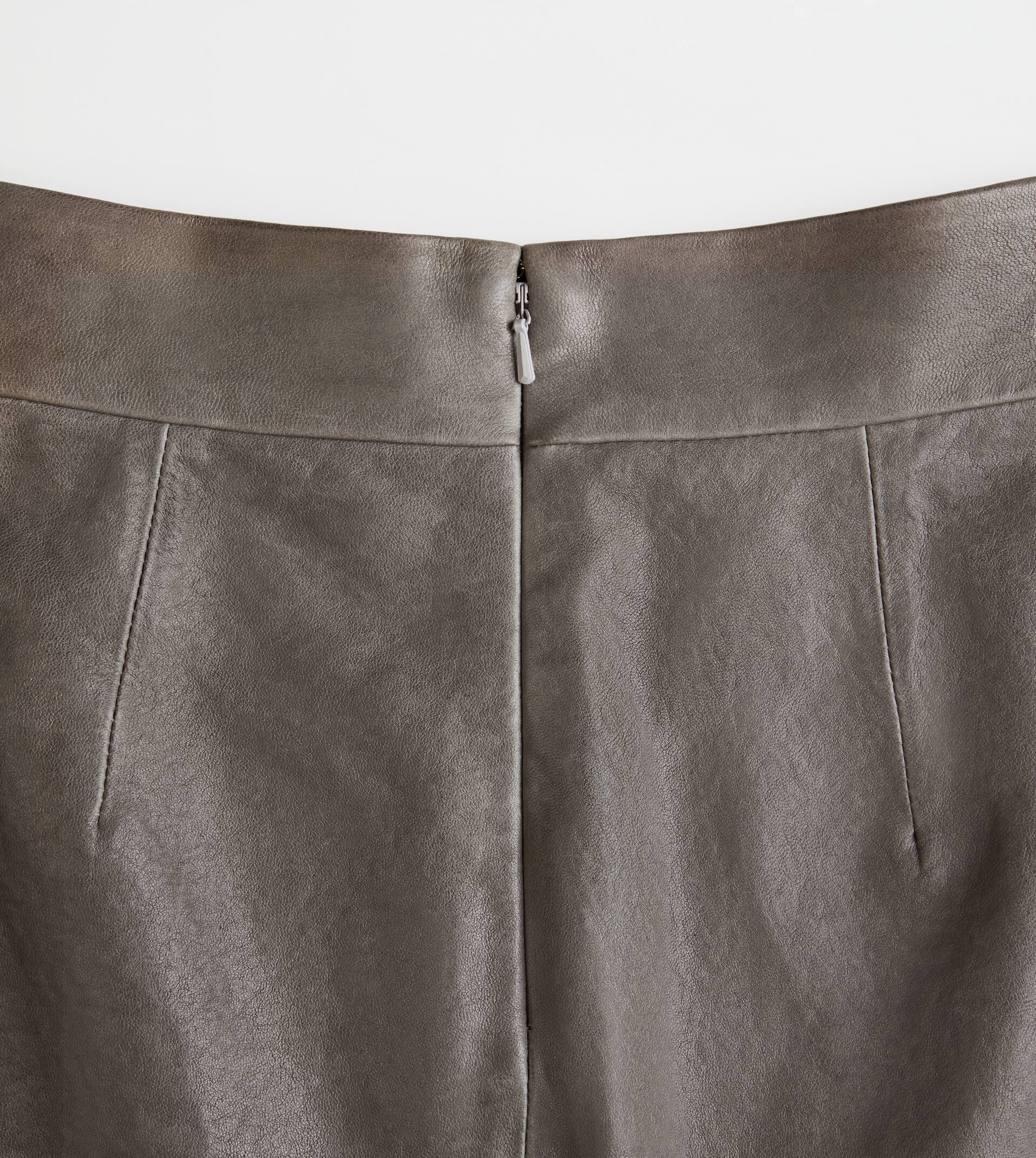 MINISKIRT IN LEATHER - GREY - 10