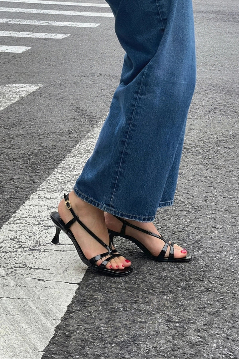 Larroudé Daphne Sandal Black Patent Leather outlook