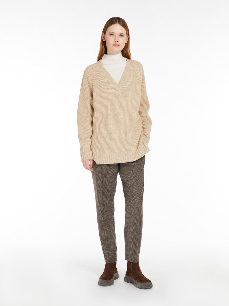 WEEKEND Max Mara PANIA Wool, viscose and cashmere V-neck sweater outlook