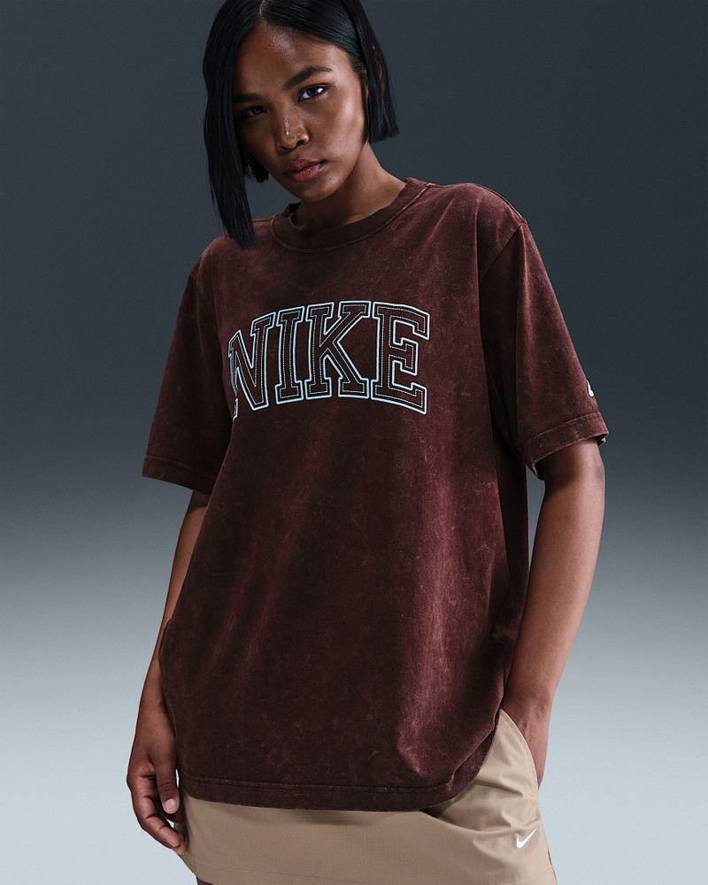 Nike Sportswear Classics Women's Loose T-Shirt 1