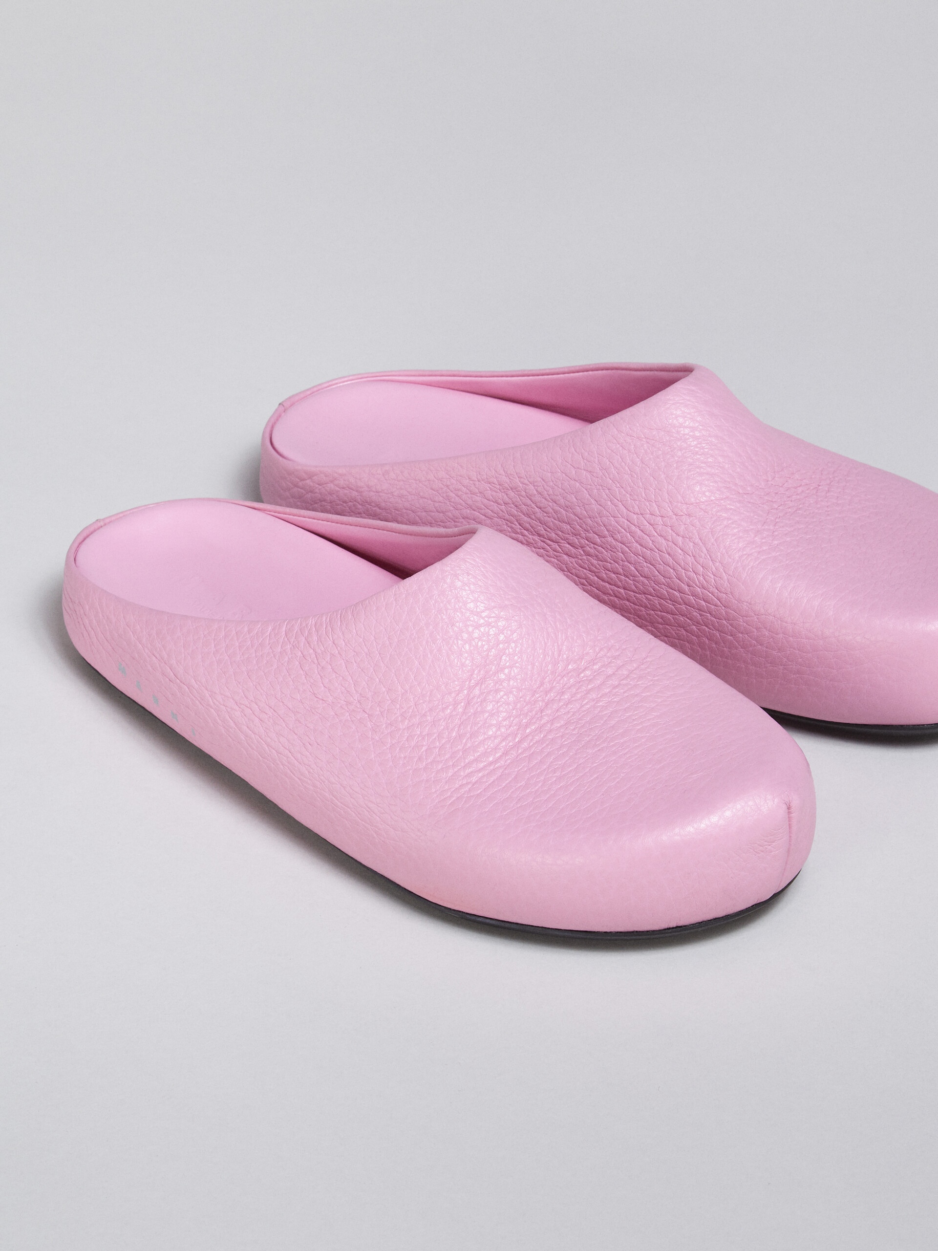 PINK LEATHER FUSSBETT SABOT - 5
