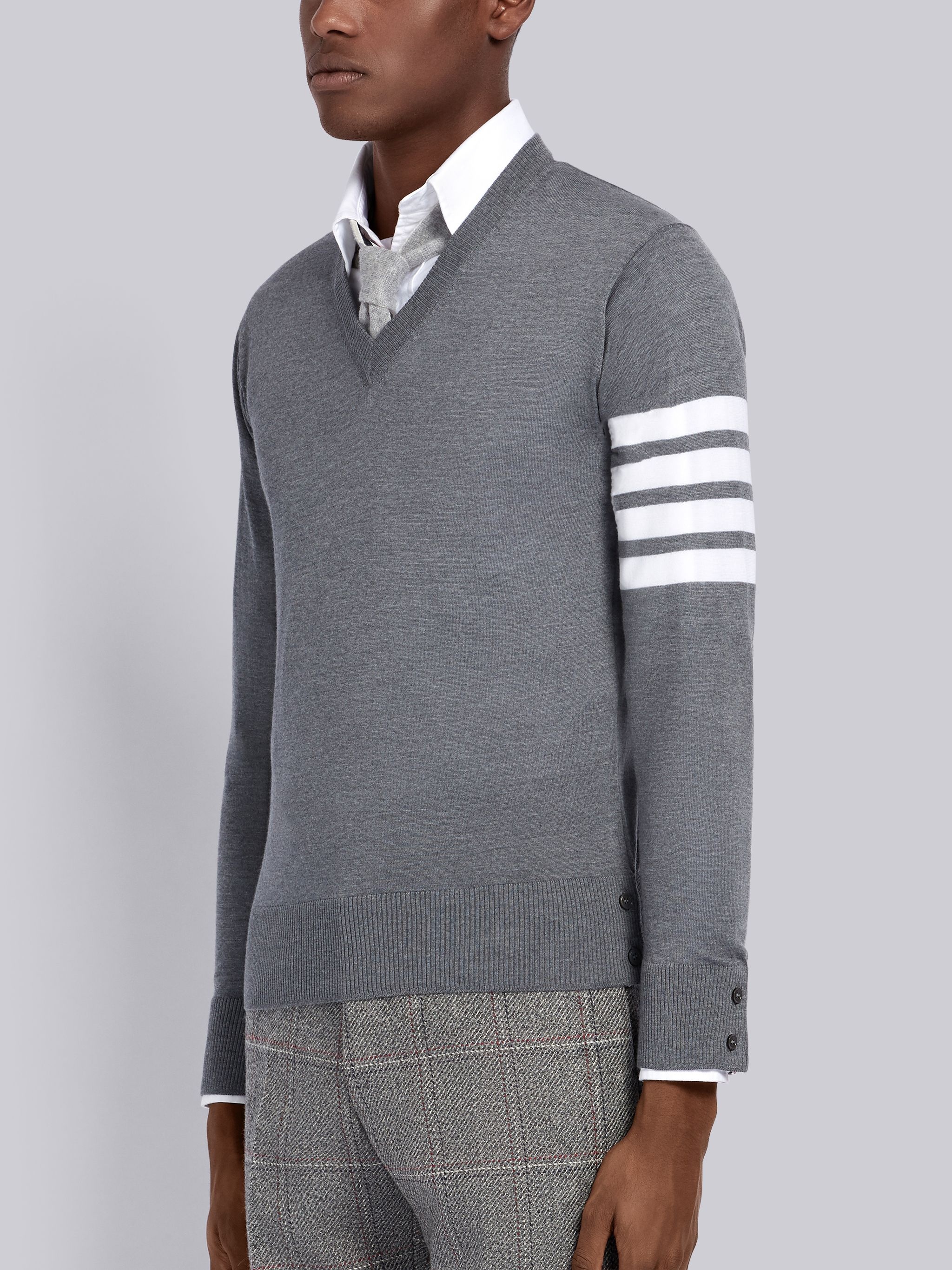 Medium Grey Finemerino Wool 4-bar V-neck Pullover - 2