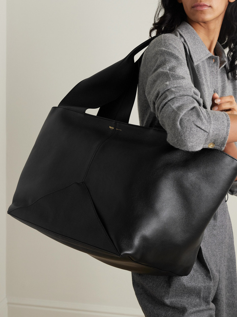 MÉTIER Market Weekend Leather Tote outlook