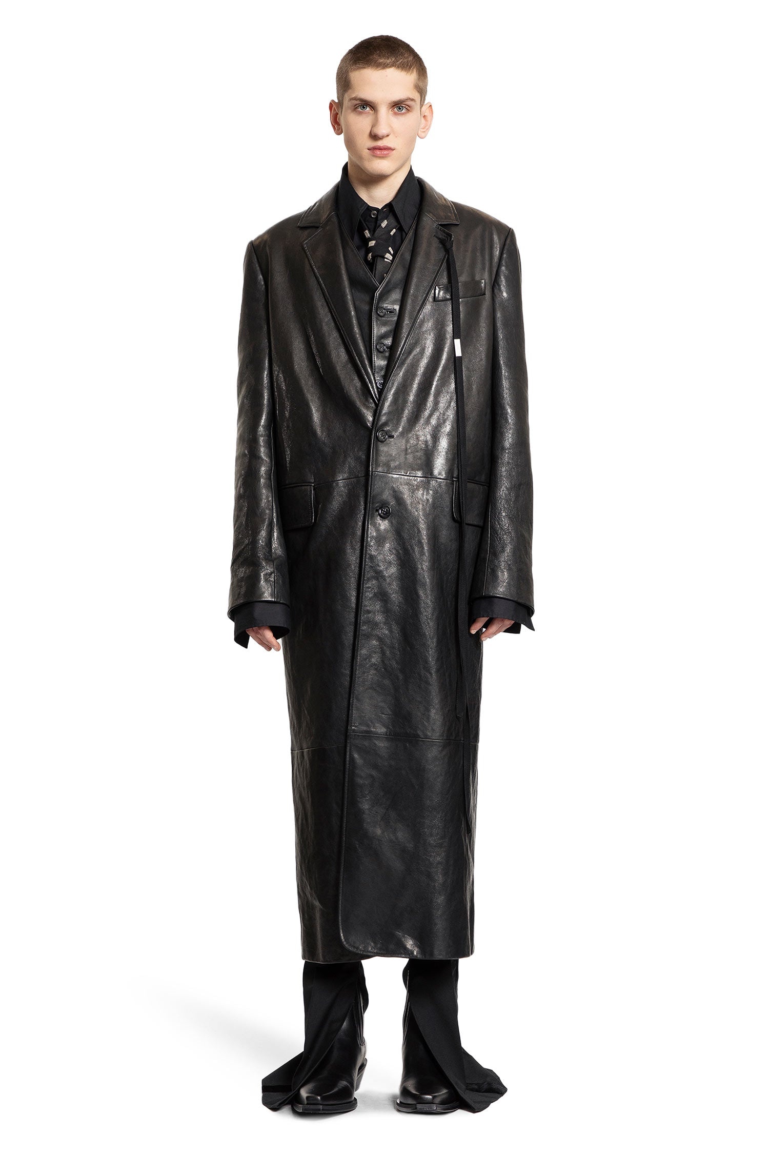 Hakan-Tailored-Coat-In-Vintage-Lux-Grained-Leather - 1