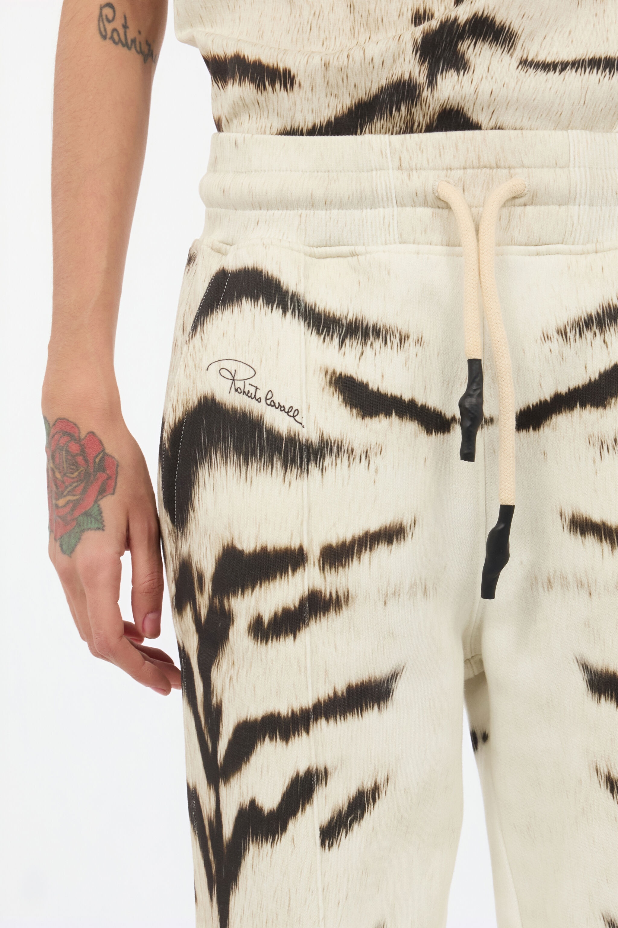 Woman Sports Pants With White Tigresse OGAT X Roberto Cavalli Print - 5