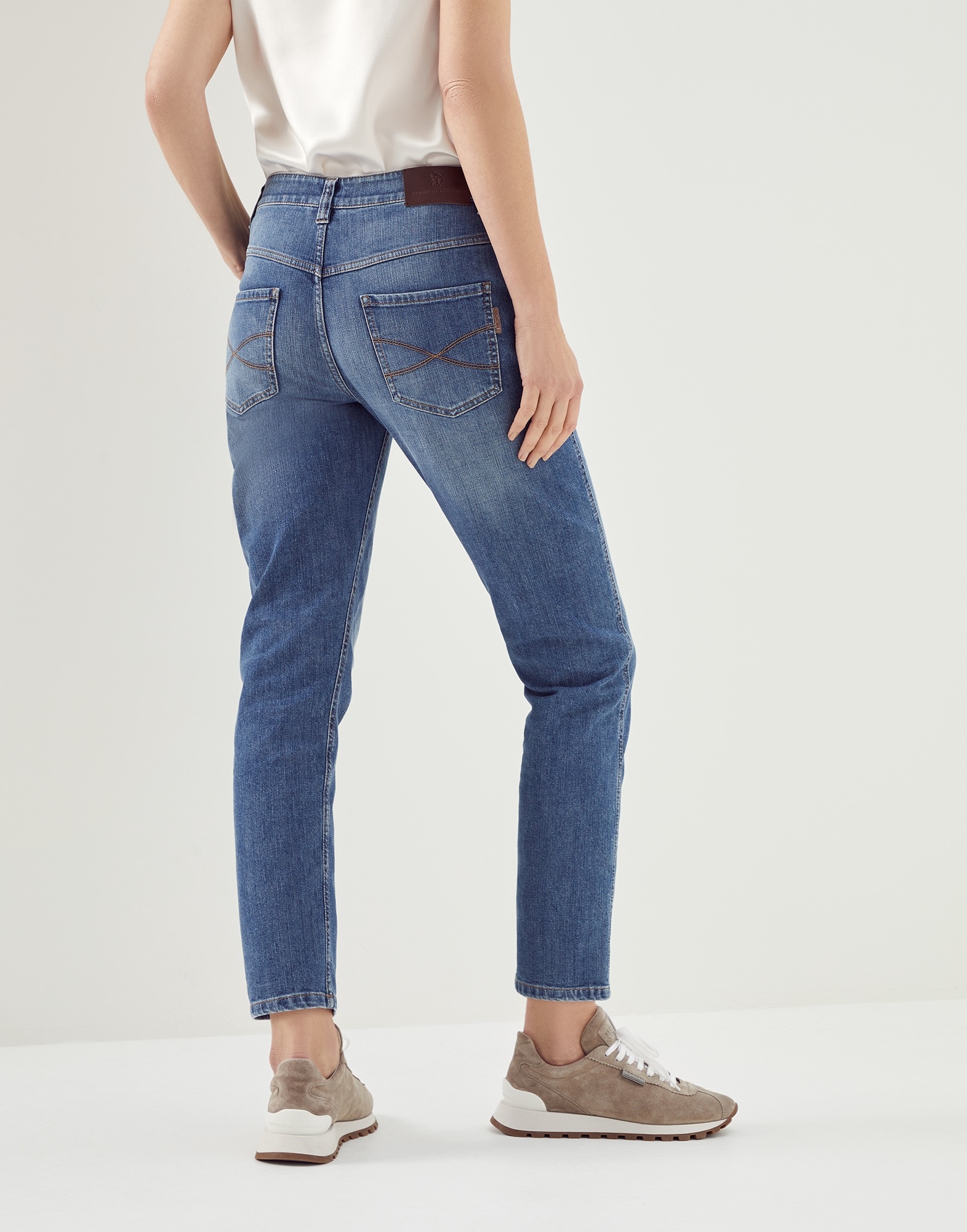 Comfort denim boyfriend trousers with shiny tab - 2