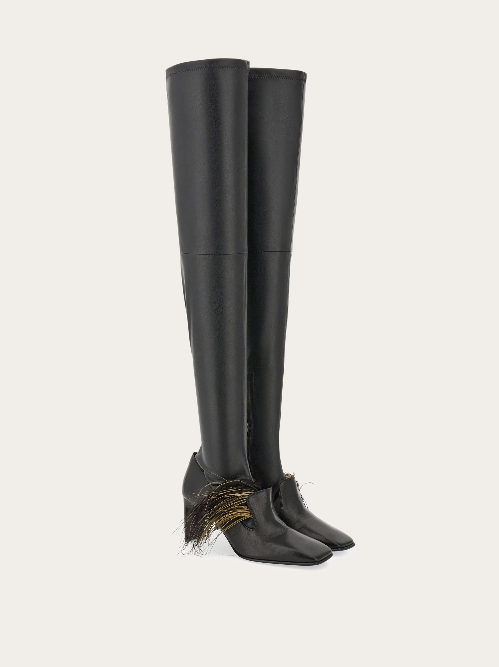 Knee high boot with detachable feathers - 4