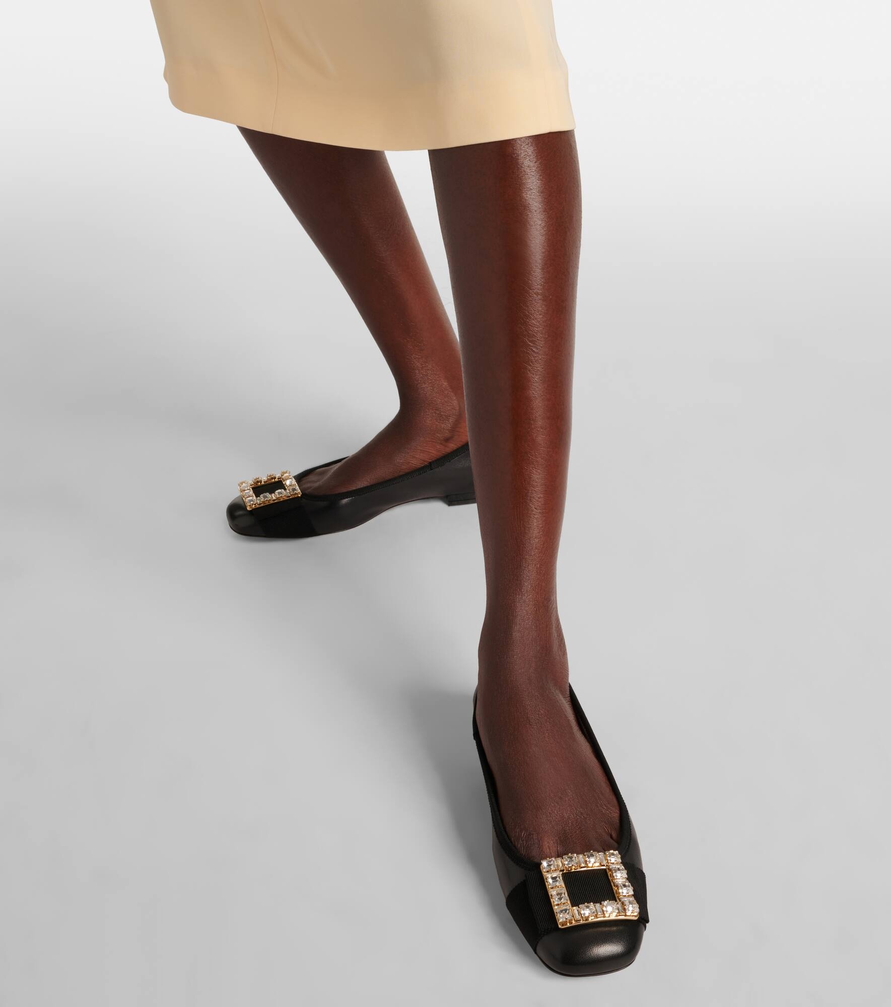 Tres Vivier embellished leather ballet flats - 4