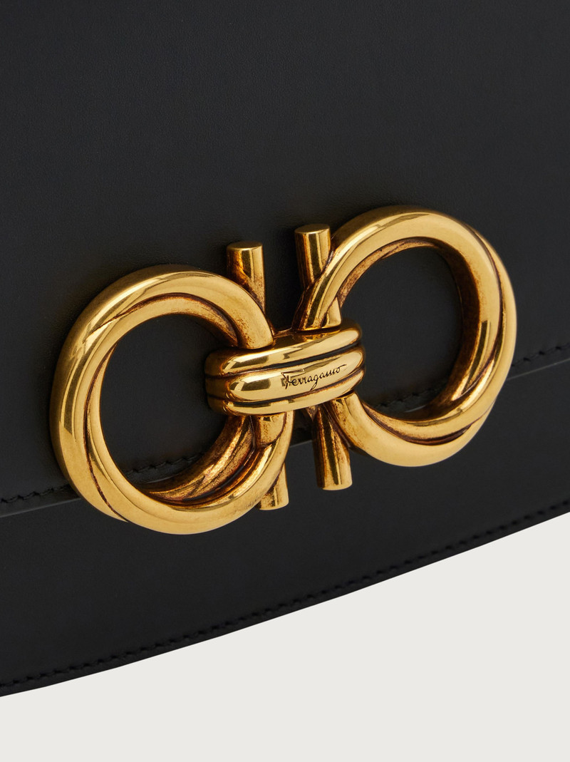 Trapezio crossbody bag (S) 6