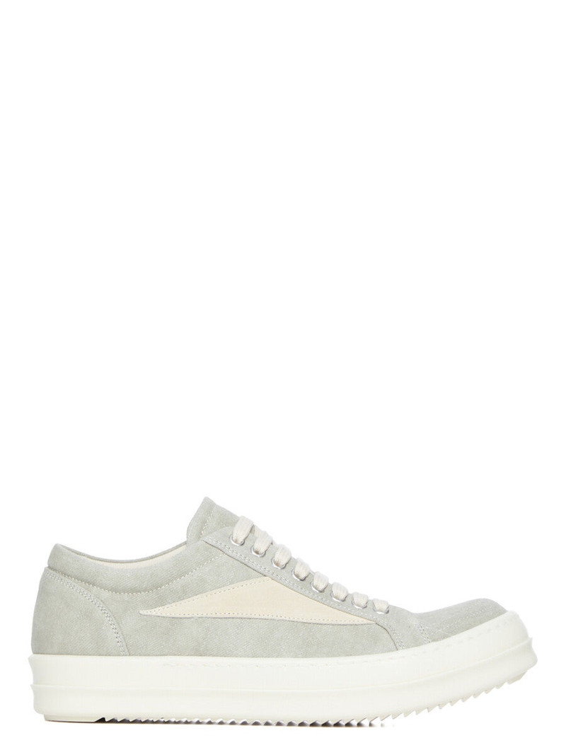 VINTAGE SNEAKS 1