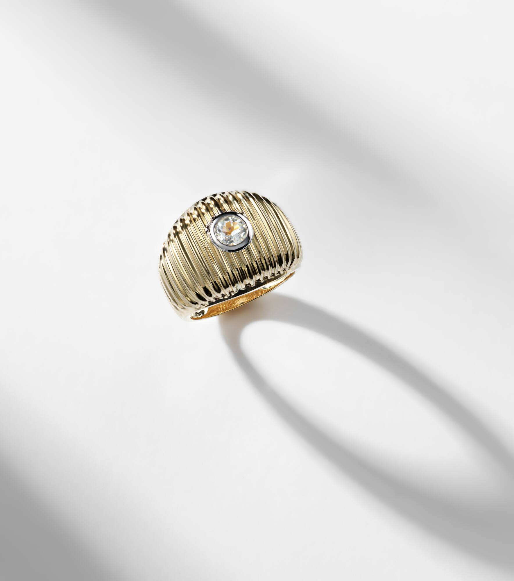 9kt gold ring with topaz - 5