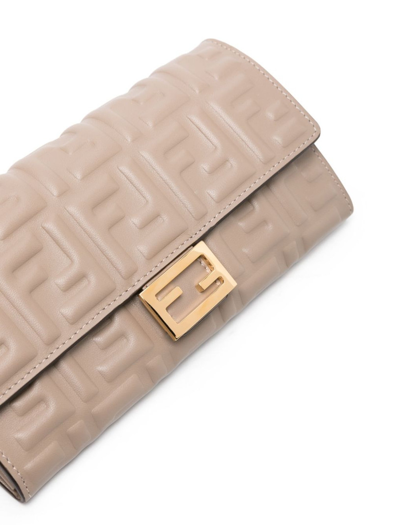 FENDI Fendi Baguette Continental Wallet-on-chain outlook