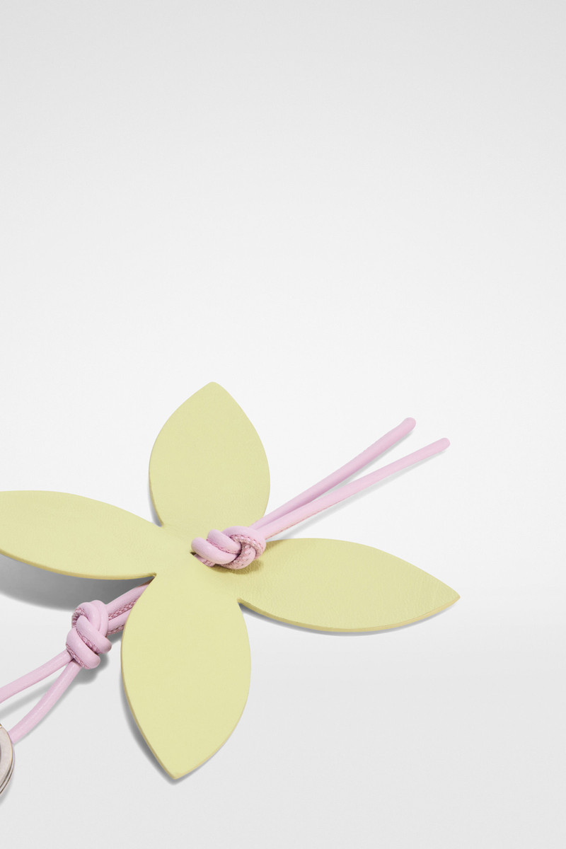 Jil Sander Snowdrop Charm outlook