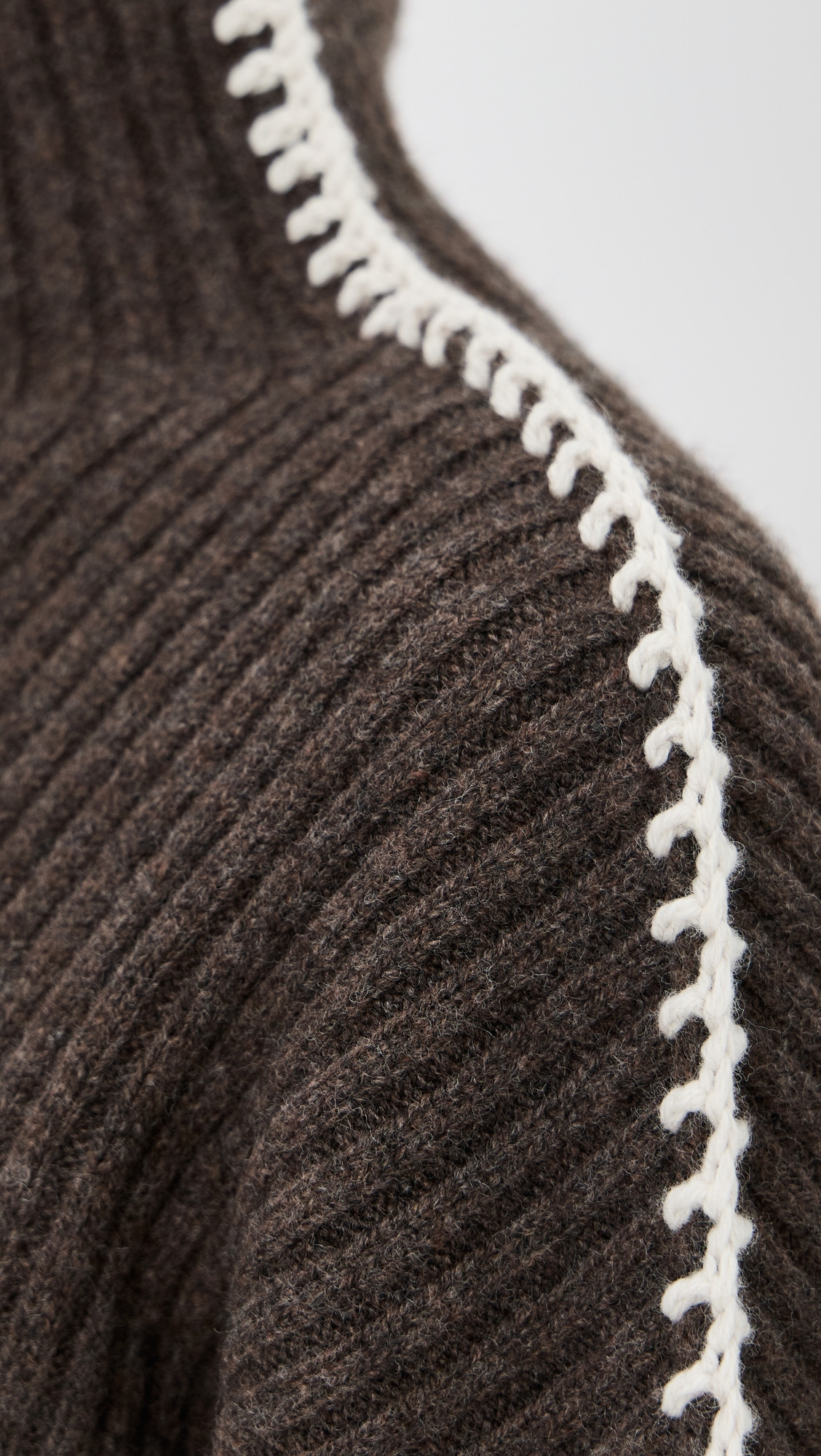 Ingrid Wool Turtleneck - 5