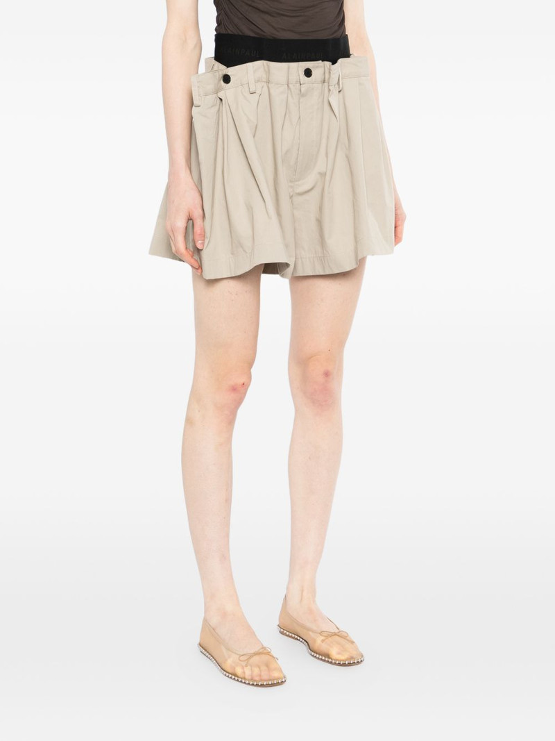 hanging worwear shorts 3