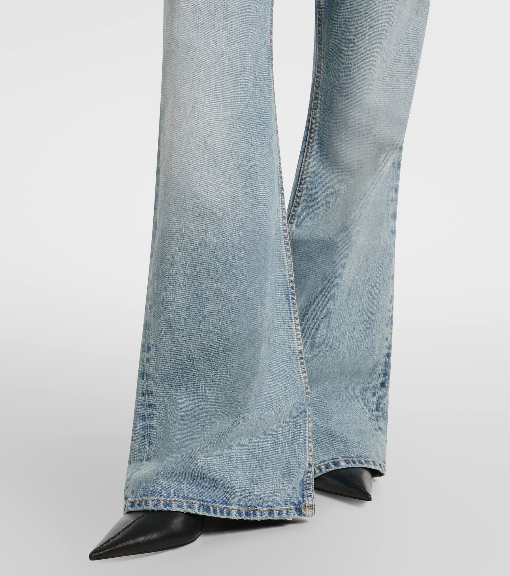 Mid-rise flared jeans - 6