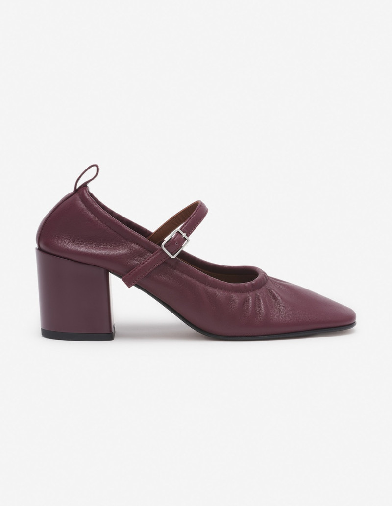 LEATHER LOW-HEEL PUMP 1