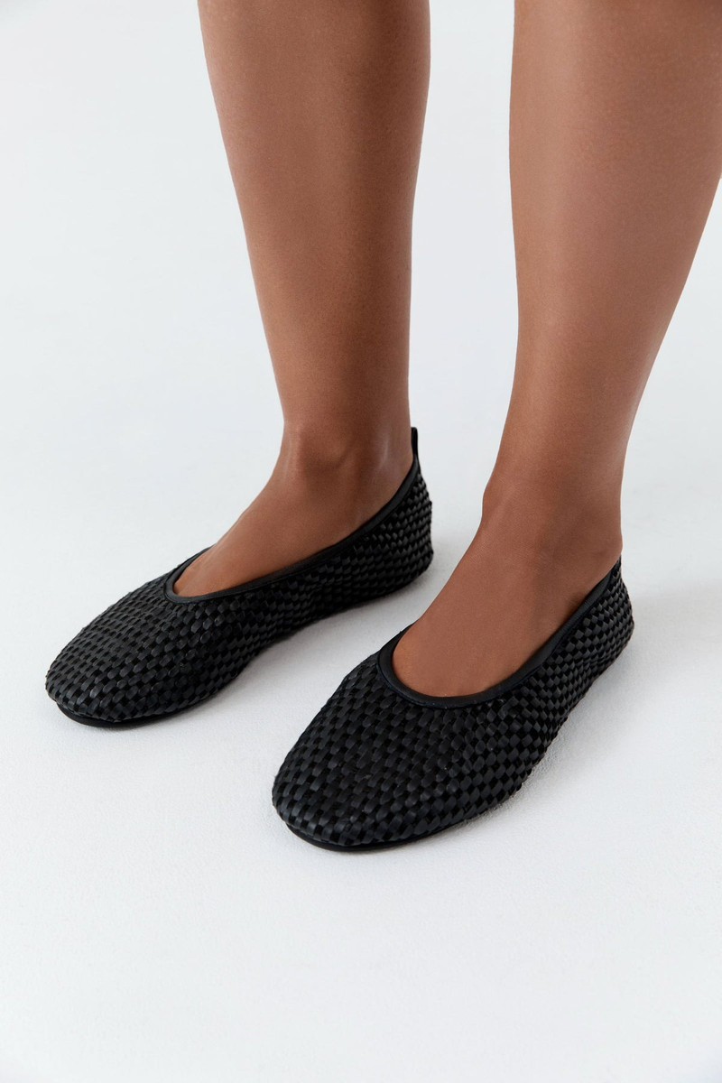 ST. AGNI Lattice Weave Ballet Flat - Black outlook