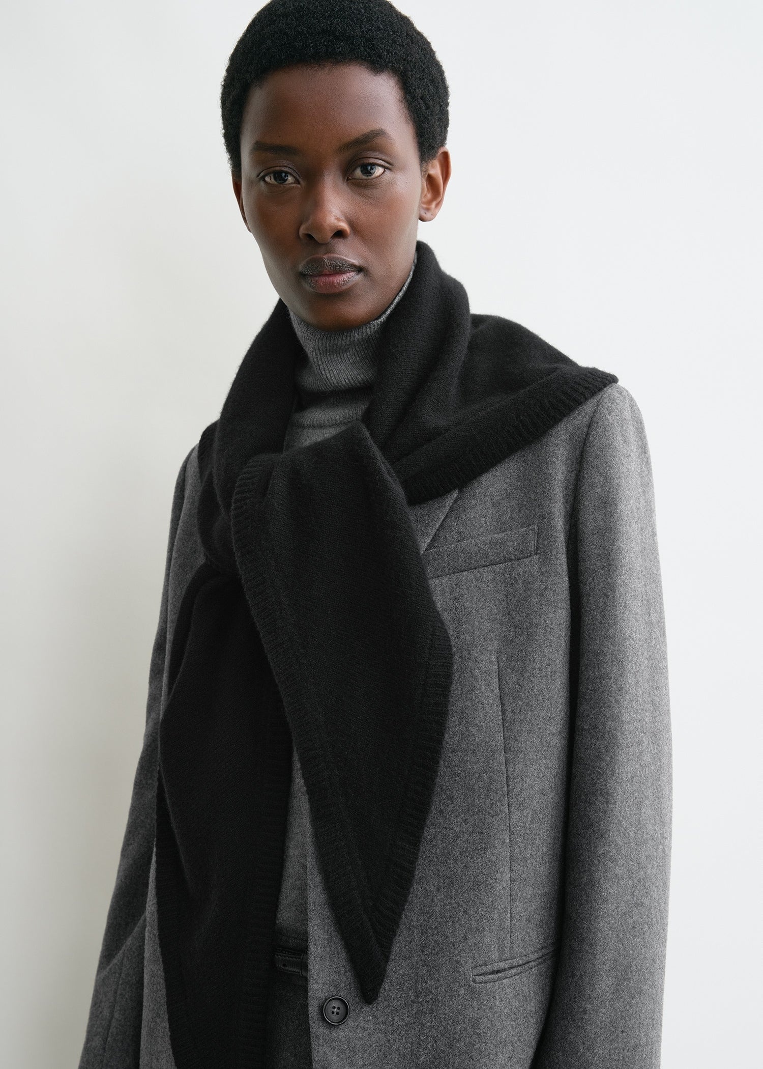 Triangle wool cashmere scarf black - 3