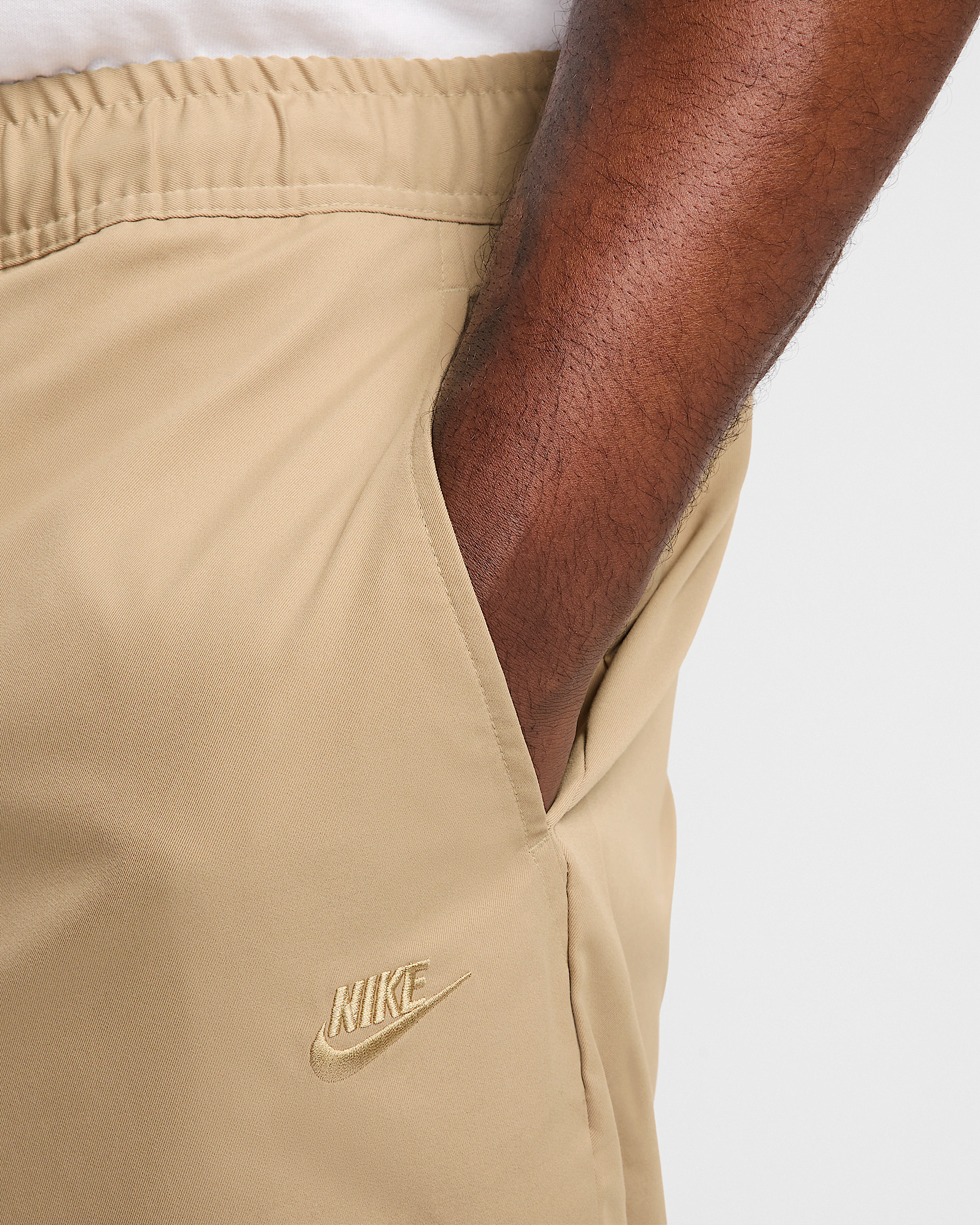Nike Club Men's Woven Tapered Pants - 9