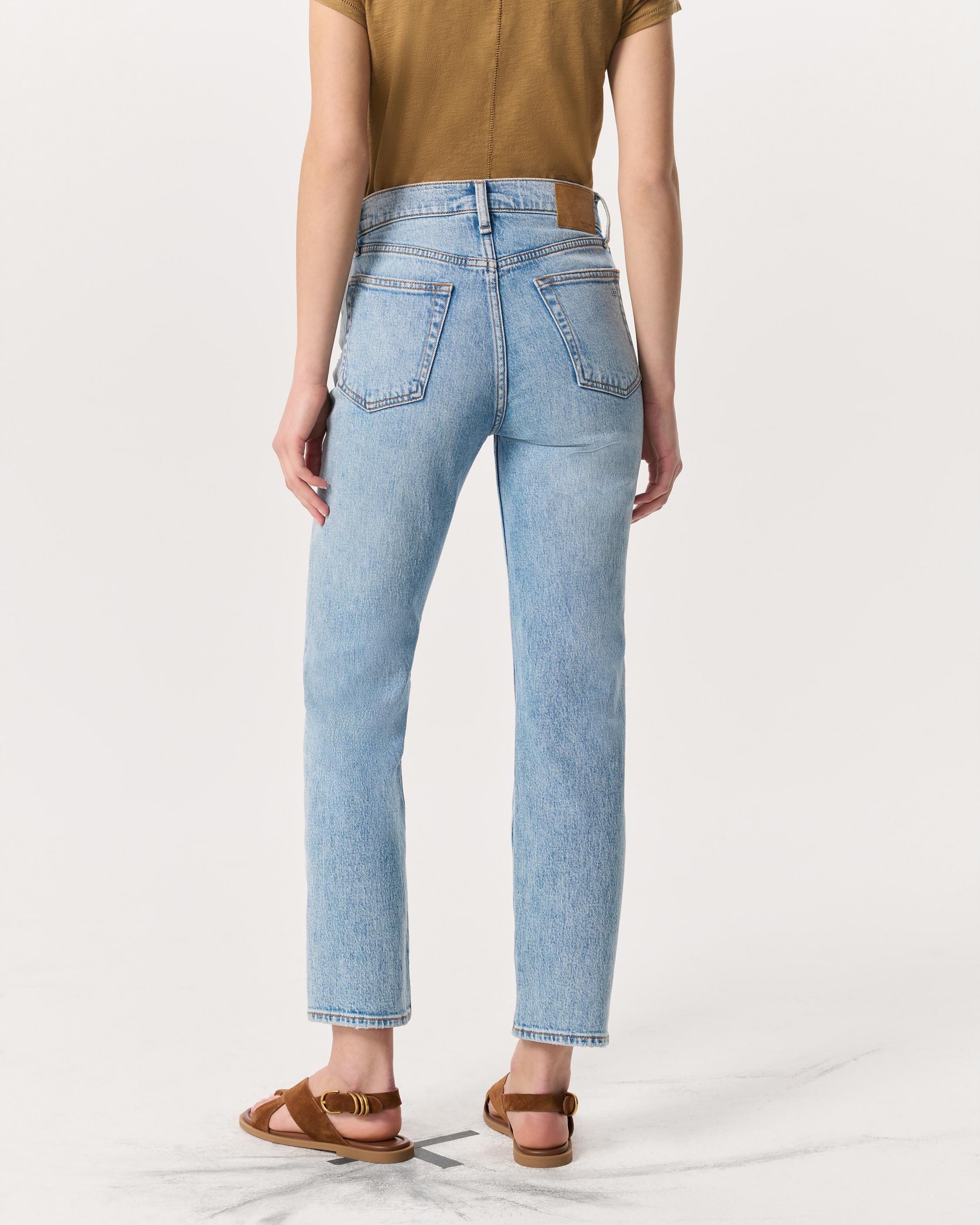 Dre Slim Boyfriend - Daphne
Low-Rise Vintage Stretch Jean - 5