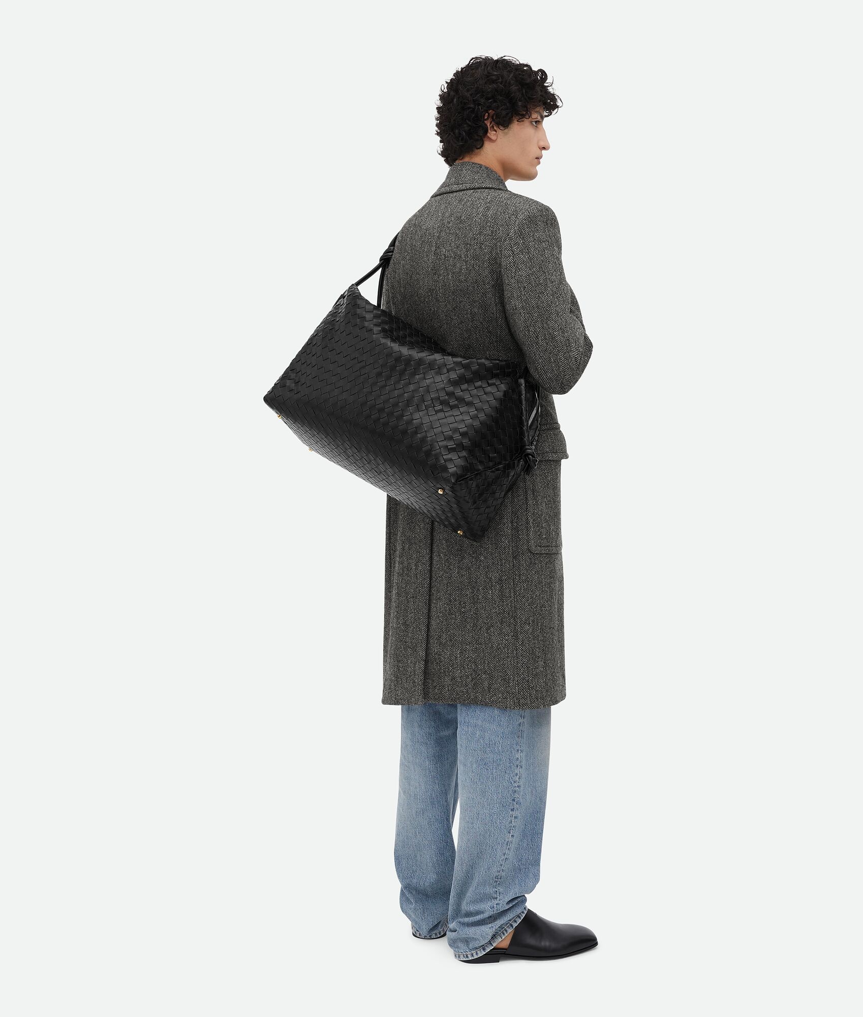 【関税送料込】BOTTEGA VENETA Large Loop Weekender Black Loop Large leather duffel bag in black - Bottega Veneta